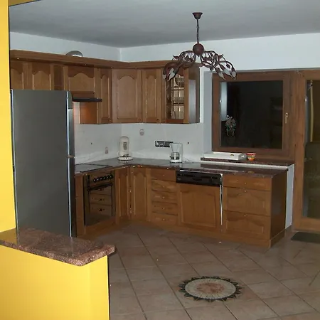 펜션 Holiday Home In Przesieka Near Ski Slopes, Cleaning Included 셰시에카